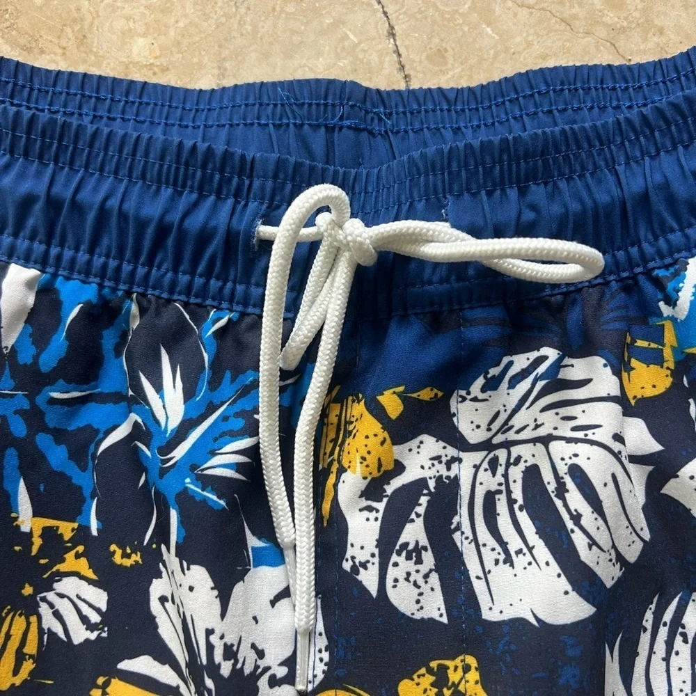 Corona men’s swim trunks mesh wand perfect condition extra large 40/42